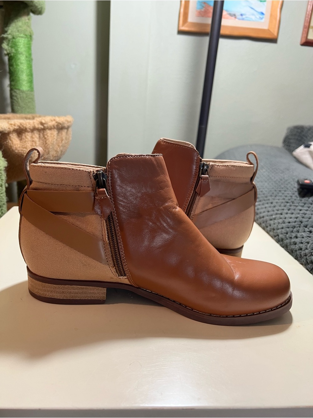 Spenco leather ankle boot with side zipper and fabric heel. Size 9.5 wide